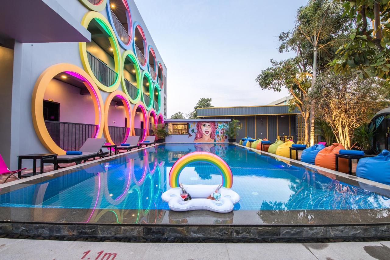 White Rabbit Hostel Siem Reap Exterior photo