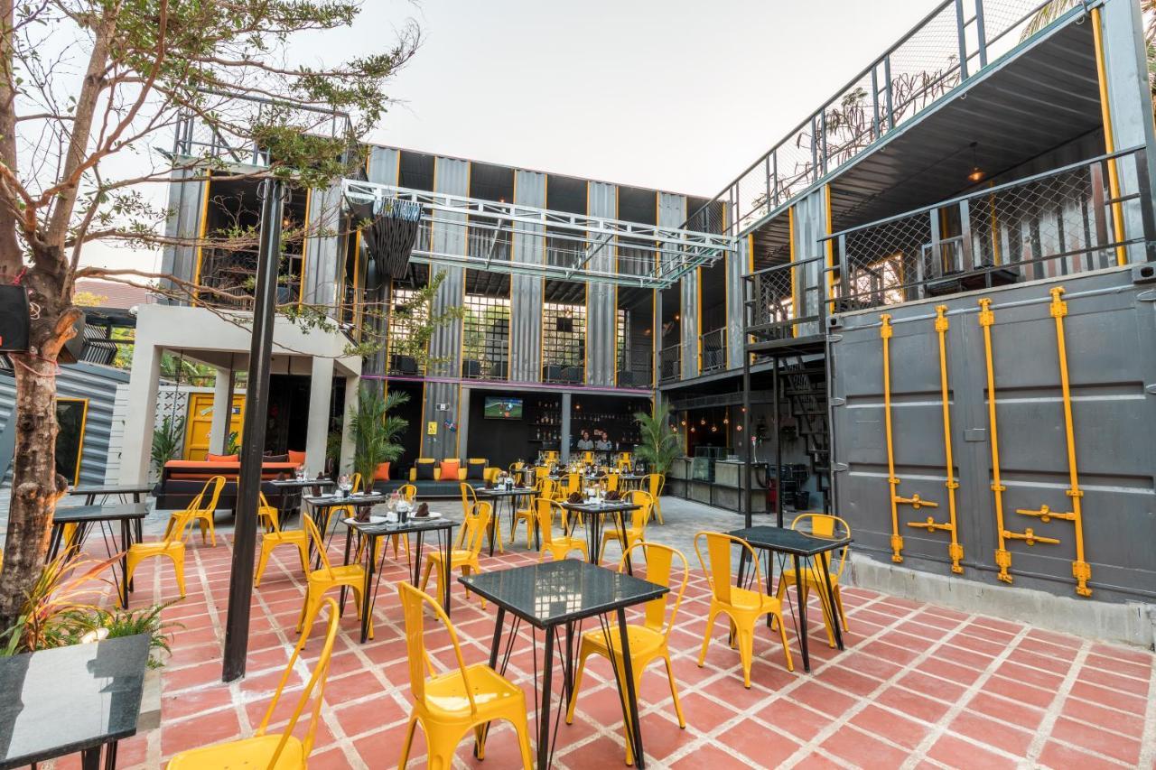 White Rabbit Hostel Siem Reap Exterior photo