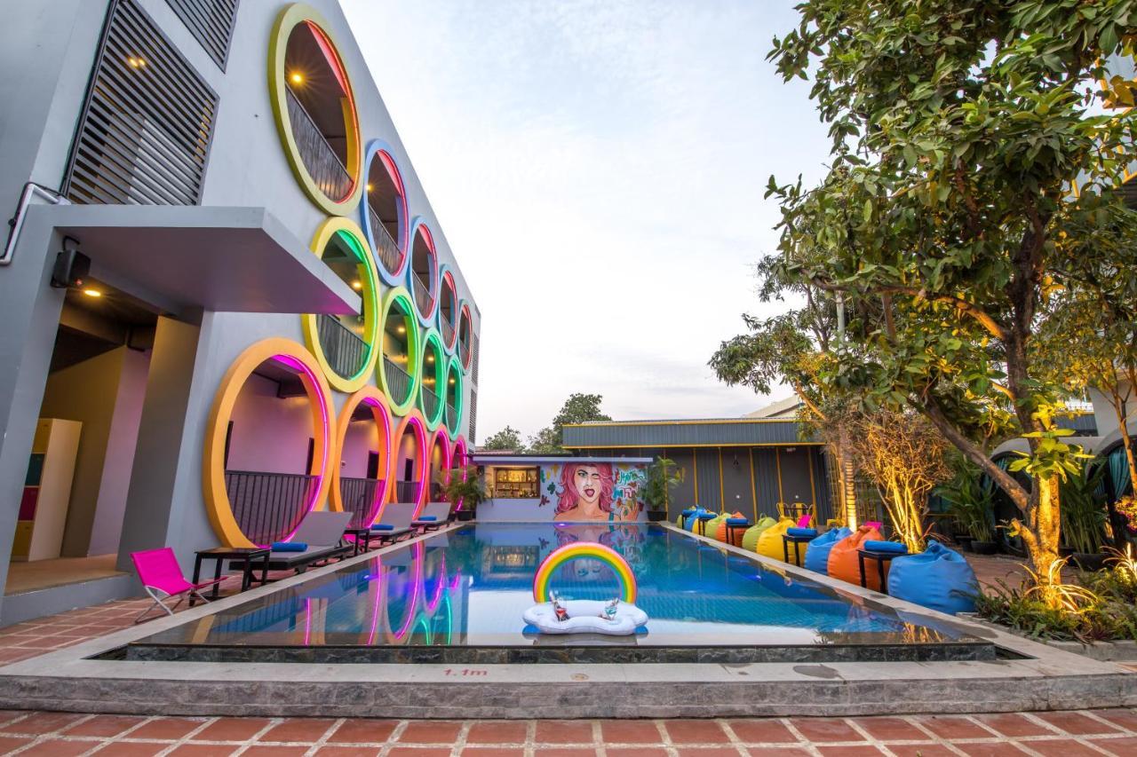 White Rabbit Hostel Siem Reap Exterior photo