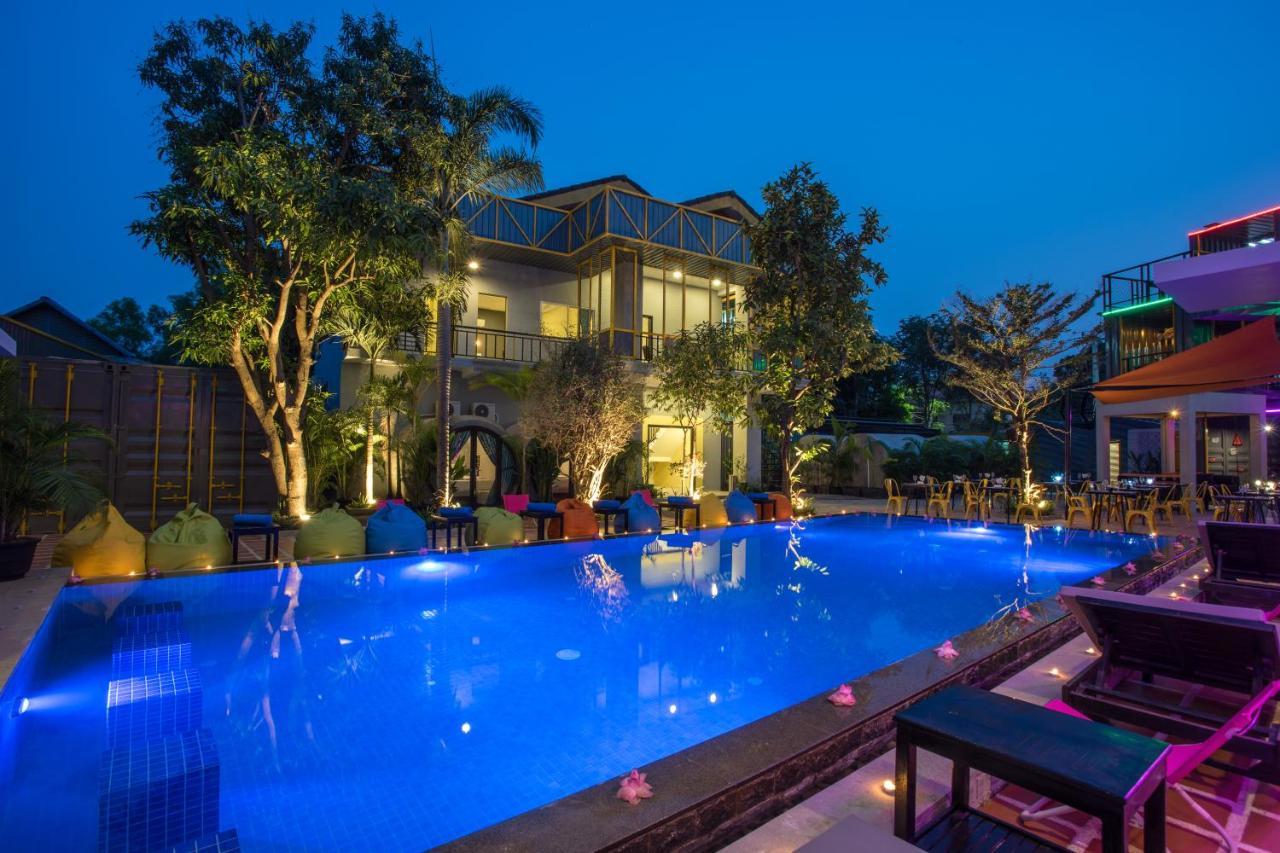 White Rabbit Hostel Siem Reap Exterior photo