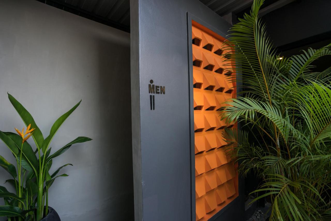 White Rabbit Hostel Siem Reap Exterior photo